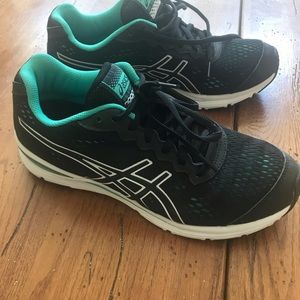 Asics Women's Gel-Storm 2 Running Sneaker